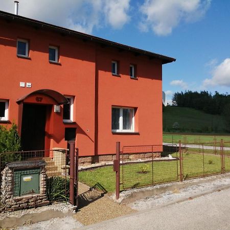 Villa Ubytovani 67 à Kuncice nad Labem Extérieur photo