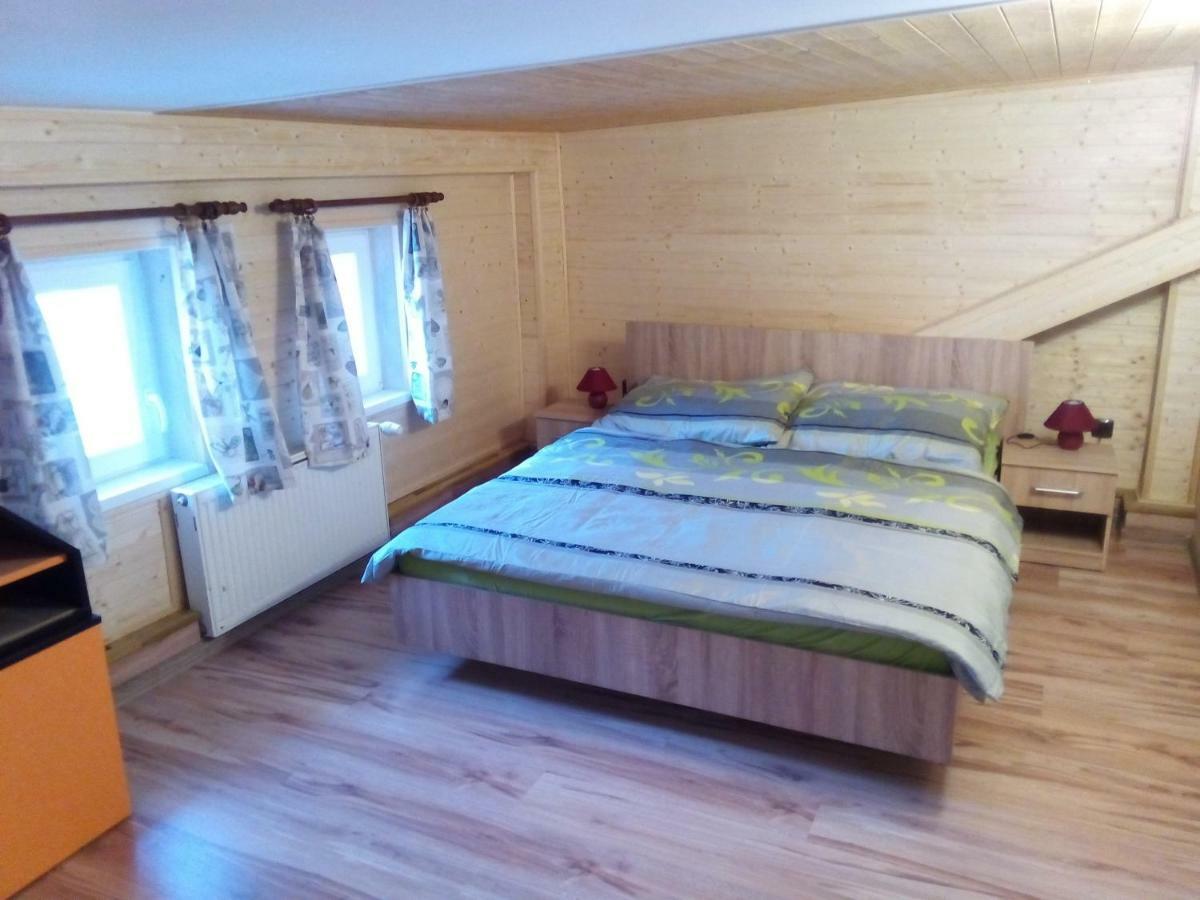 Villa Ubytovani 67 à Kuncice nad Labem Extérieur photo